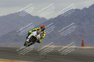 media/Jan-15-2023-SoCal Trackdays (Sun) [[c1237a034a]]/Turn 9 (2pm)/